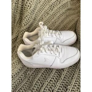 Nike Ebernon lows Size 7 like new condition (worn once)